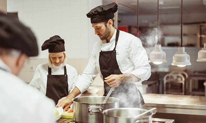 Cocineros de un negocio para el ahorro de gas propano