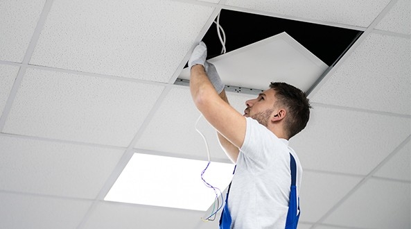 Cambiando la luz de la empresa por led