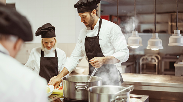 Cocineros de un negocio para el ahorro de gas propano