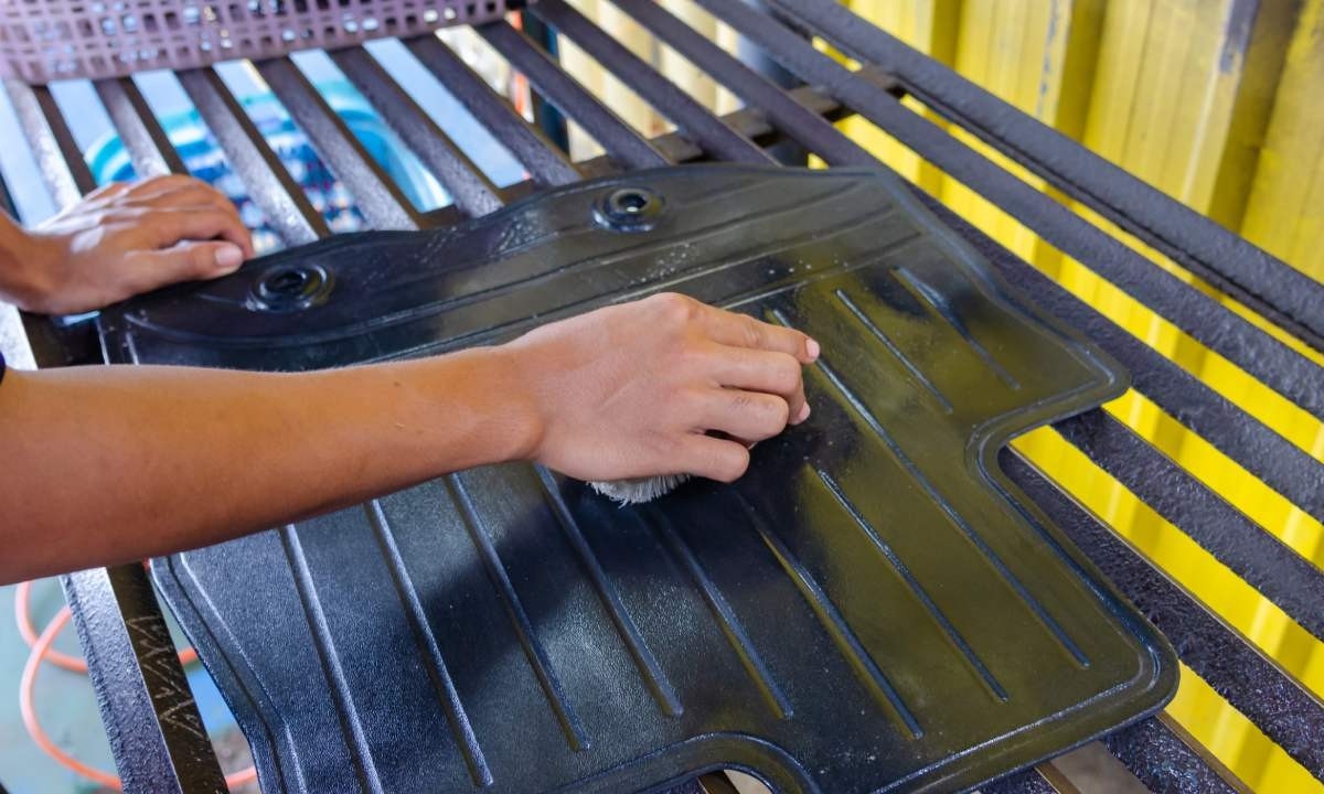 Cómo lavar las alfombrillas del coche