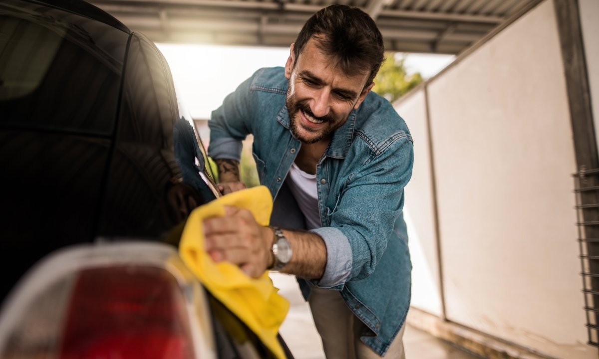 Cómo secar el coche después de lavarlo