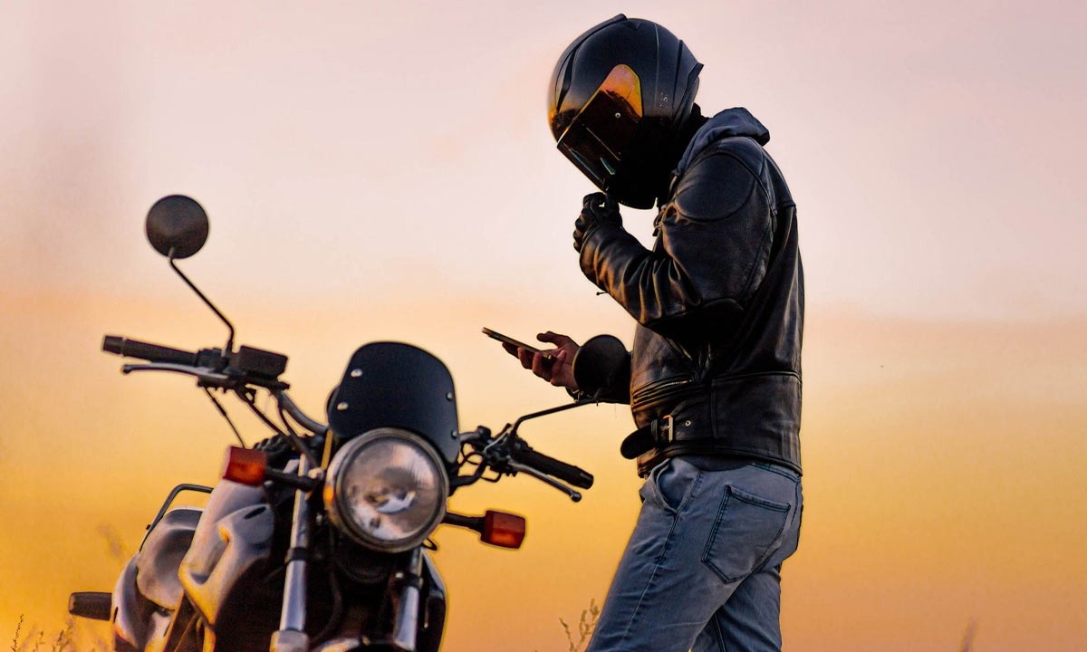 Qué es obligatorio llevar en moto