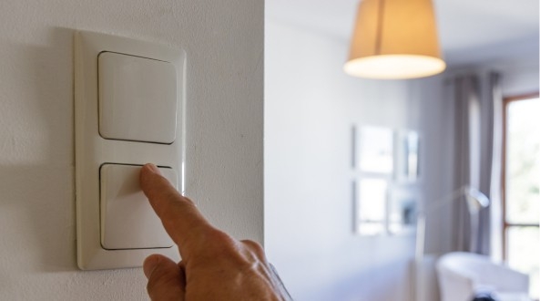 ¿Cómo y por qué cambiar el contador de la luz? Todo lo que necesitas saber  