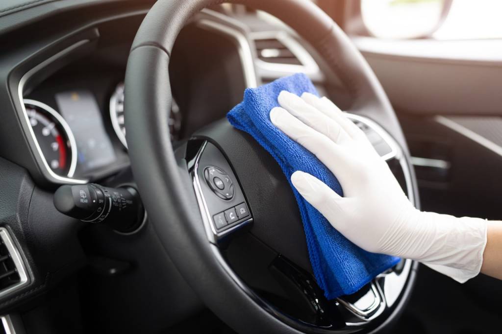 Consejos clave para limpiar el salpicadero de un coche