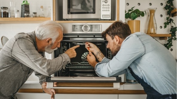 Sobretensiones eléctricas: aprende a proteger tus electrodomésticos  