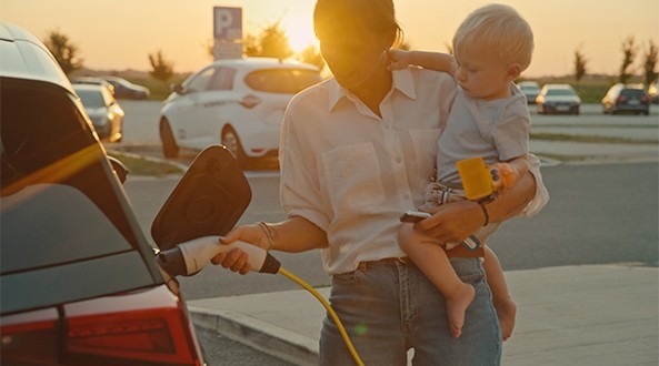 Es bueno cargar la batería del coche al 100 %