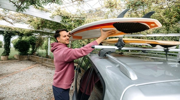 Se puede llevar una tabla de surf en el coche
