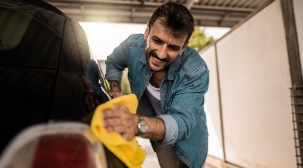 Cómo secar el coche después de lavarlo