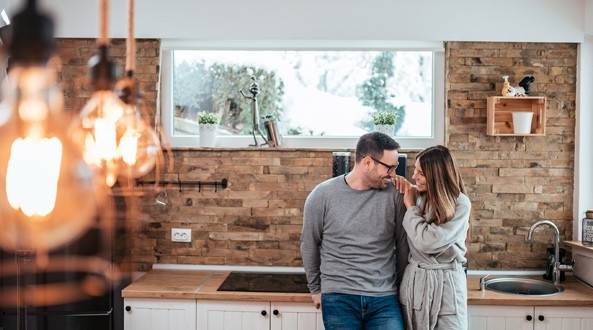 gasto en luz al mes de una pareja