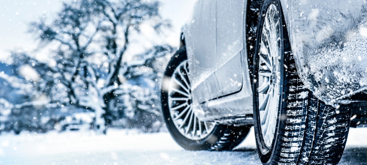 coche en la nieve