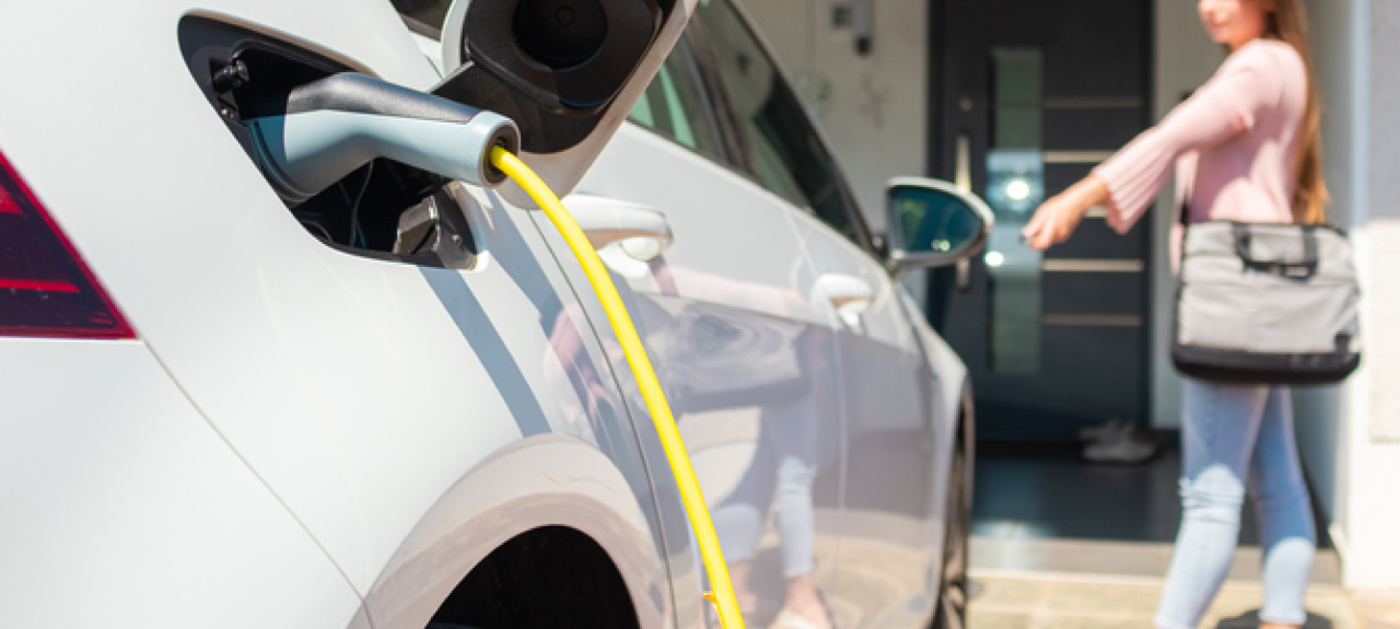 cargar coche eléctrico