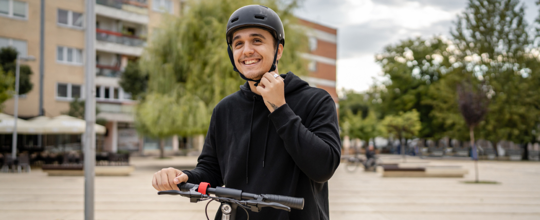 Es obligatorio llevar casco cuando voy en patinete eléctrico? Esto dice la  ley