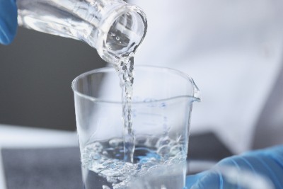agua destilada