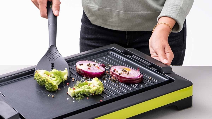 Plancha eléctrica Bergner XTRA BG-51025-BK-1