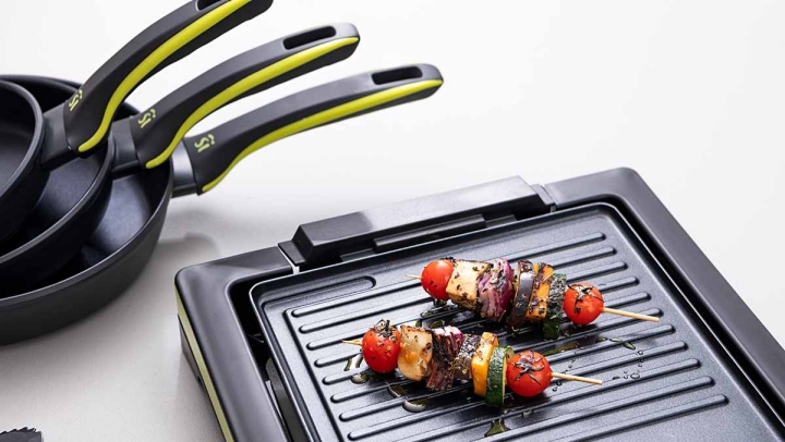 Plancha eléctrica Bergner XTRA BG-51025-BK-8